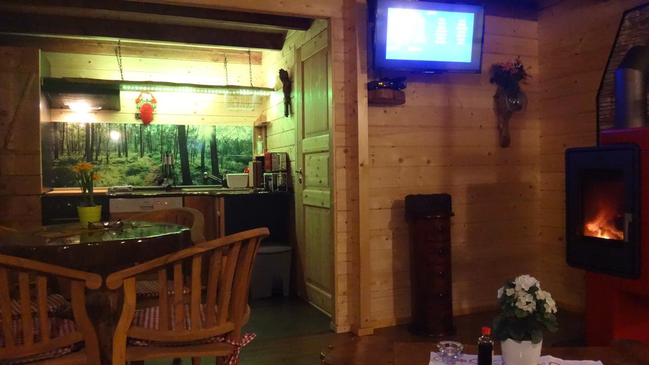 Holzhaus Waldwichtel Am Wald Und See نيوروبين المظهر الخارجي الصورة