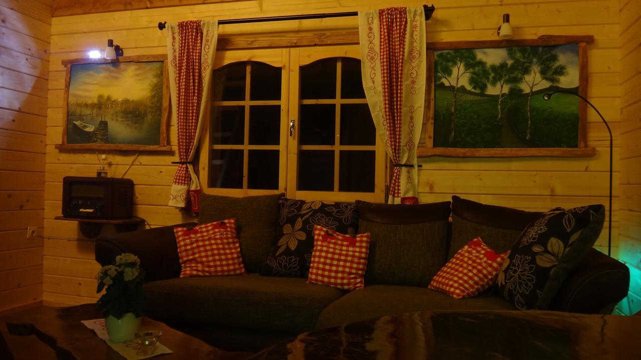 Holzhaus Waldwichtel Am Wald Und See نيوروبين المظهر الخارجي الصورة