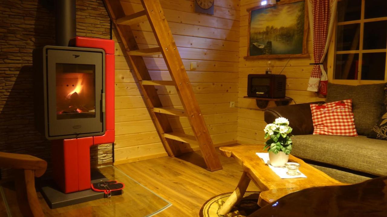 Holzhaus Waldwichtel Am Wald Und See نيوروبين المظهر الخارجي الصورة