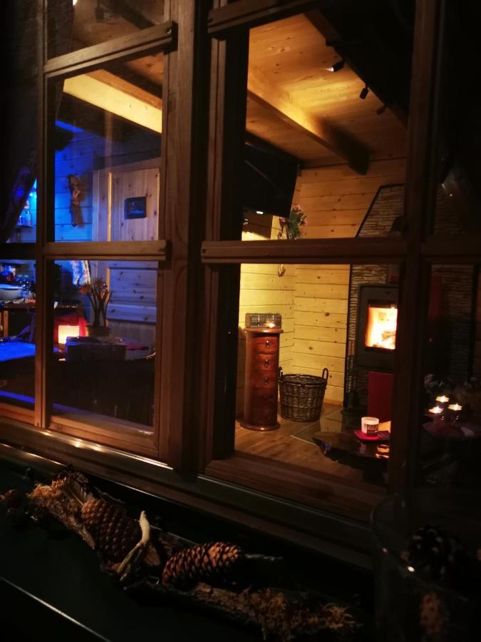 Holzhaus Waldwichtel Am Wald Und See نيوروبين المظهر الخارجي الصورة